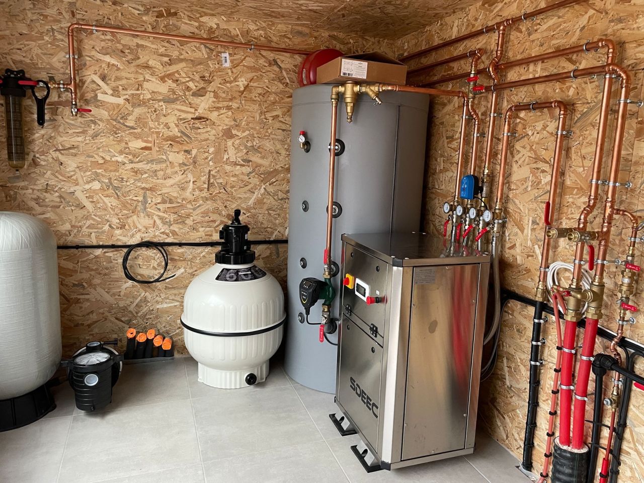 Installation de chauffage dans l'abri piscine