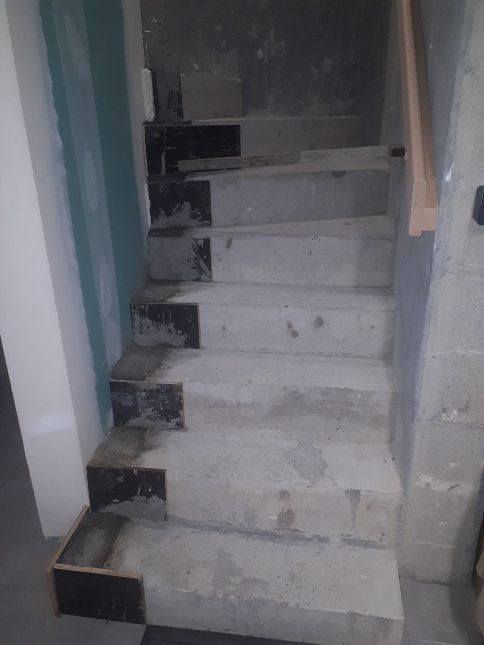 Reprise de l'escalier du sous sol