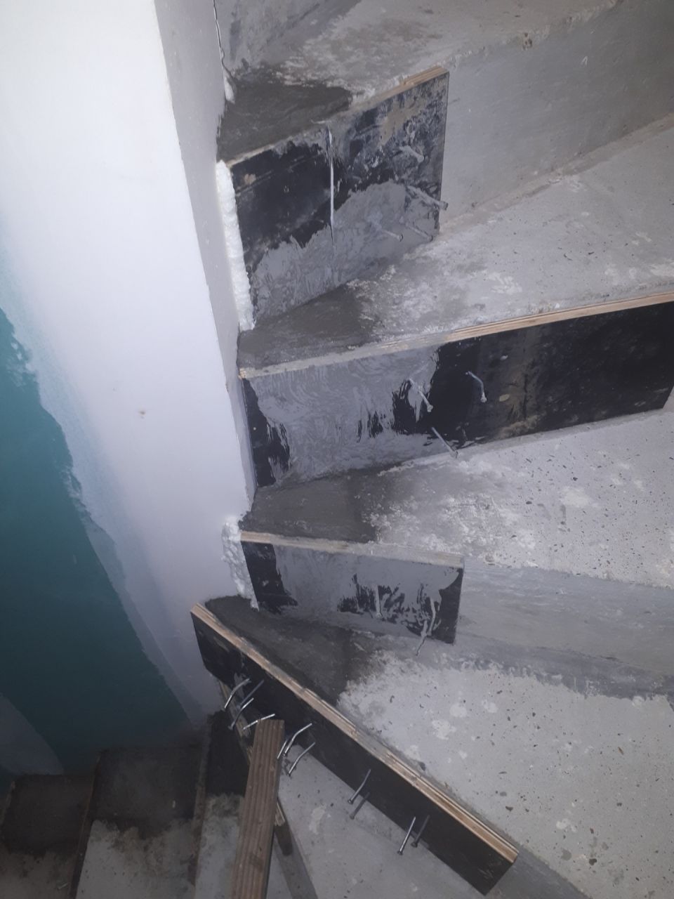 Reprise de l'escalier du sous sol
