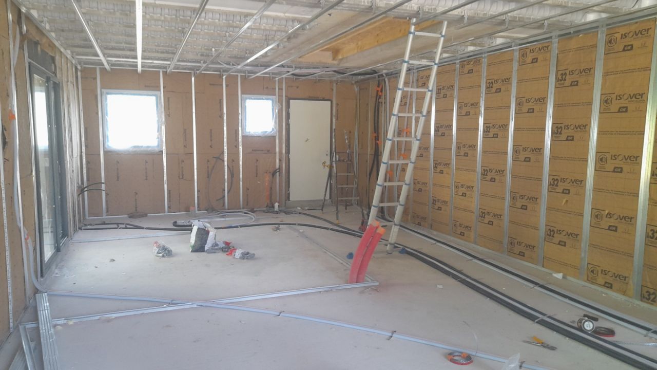 Installation des réseaux sanitaire, chauffage et électricité 1.