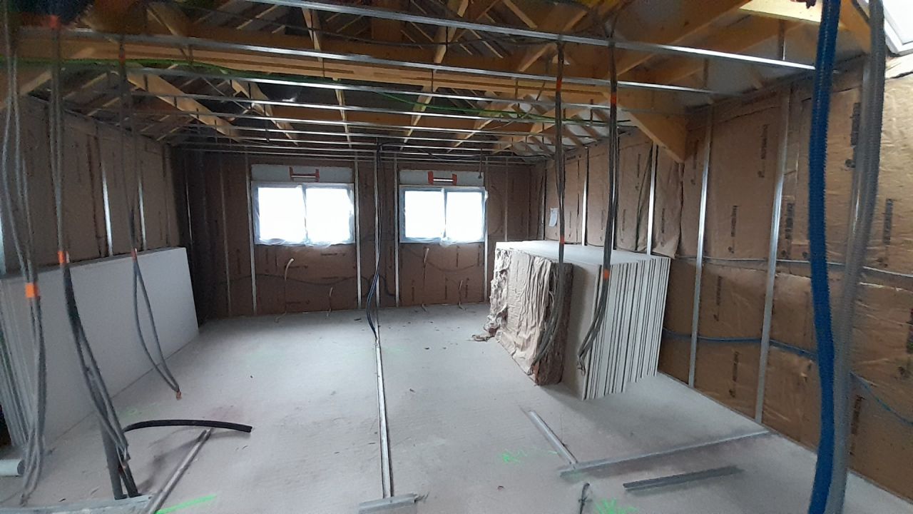 Installation des réseaux sanitaire, chauffage et électricité 4.