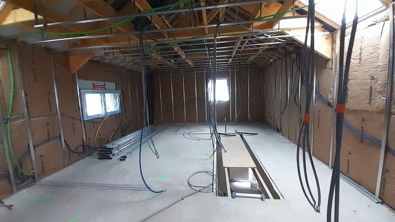 Installation des réseaux sanitaire, chauffage et électricité 5.