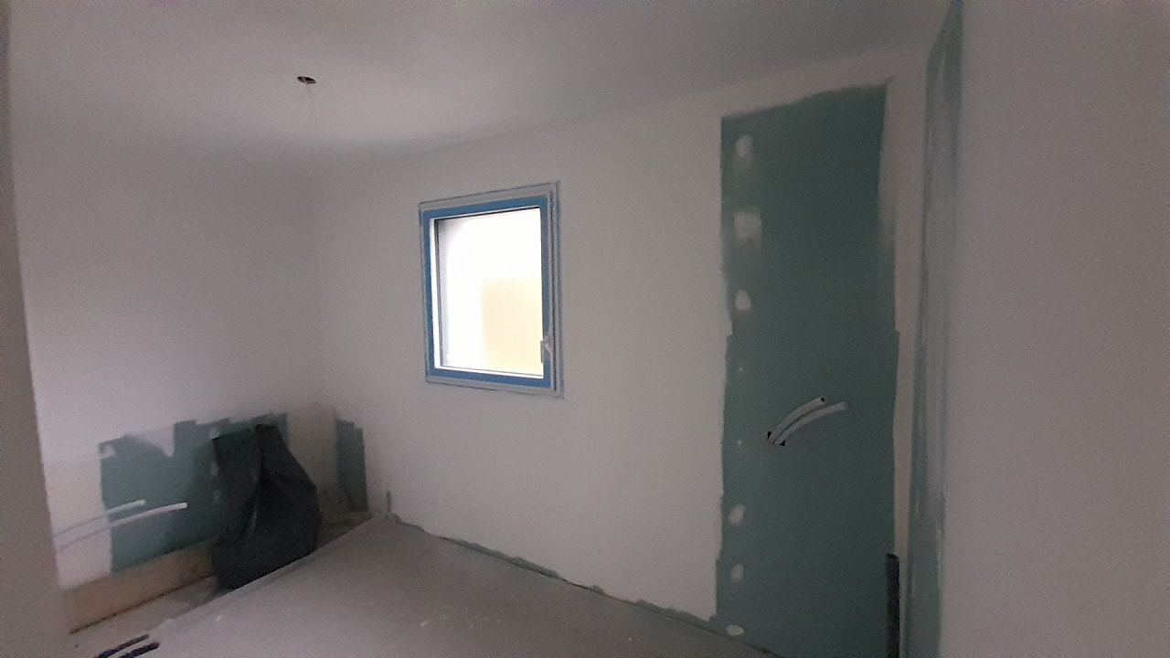 Sous-couche et première couche de peinture 7.