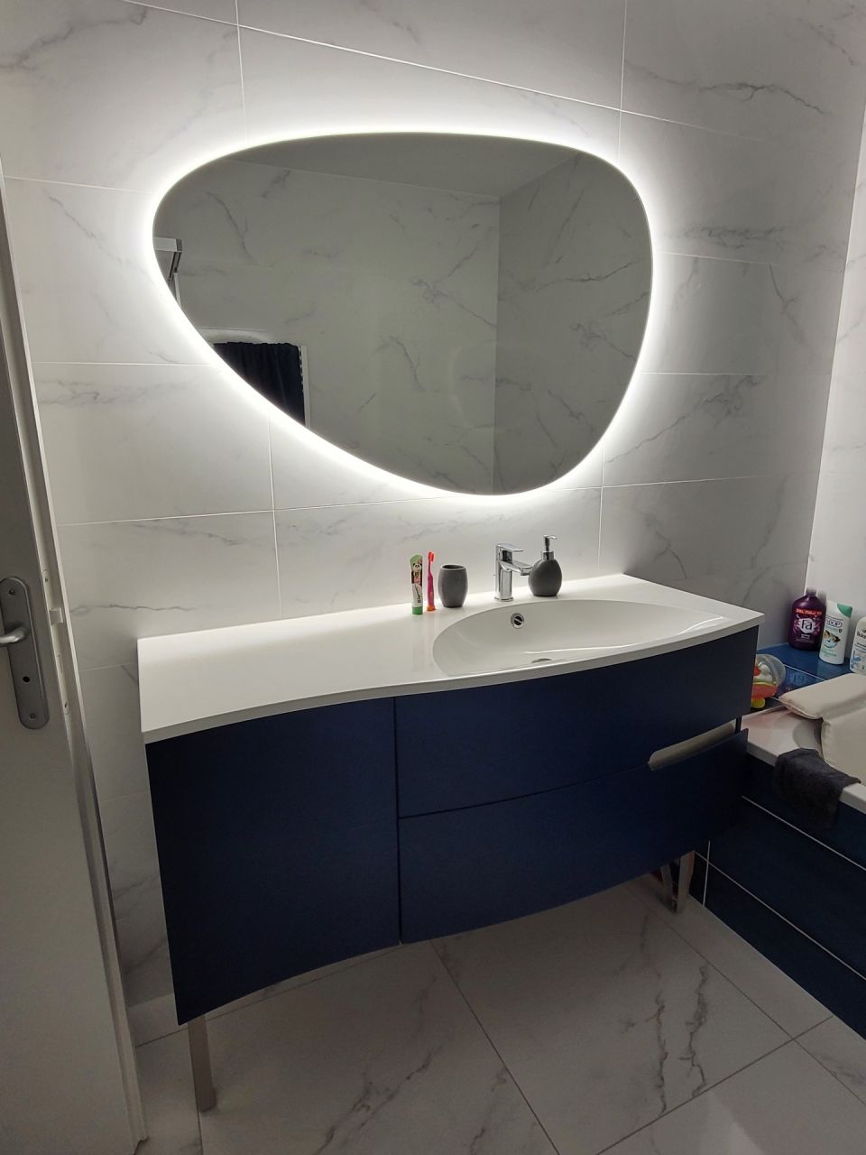 Salle de bains / Meuble et miroir