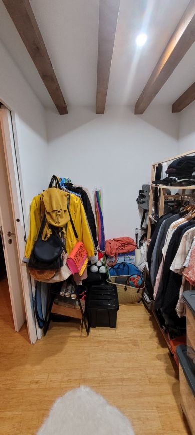 Notre dressing de fortune depuis l'emménagement en 2020 - 1/3