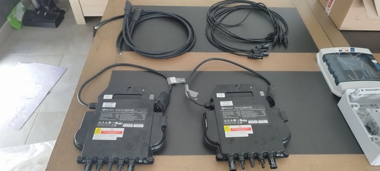 Micro Onduleurs DS3 L et raccords electriques AC/DC