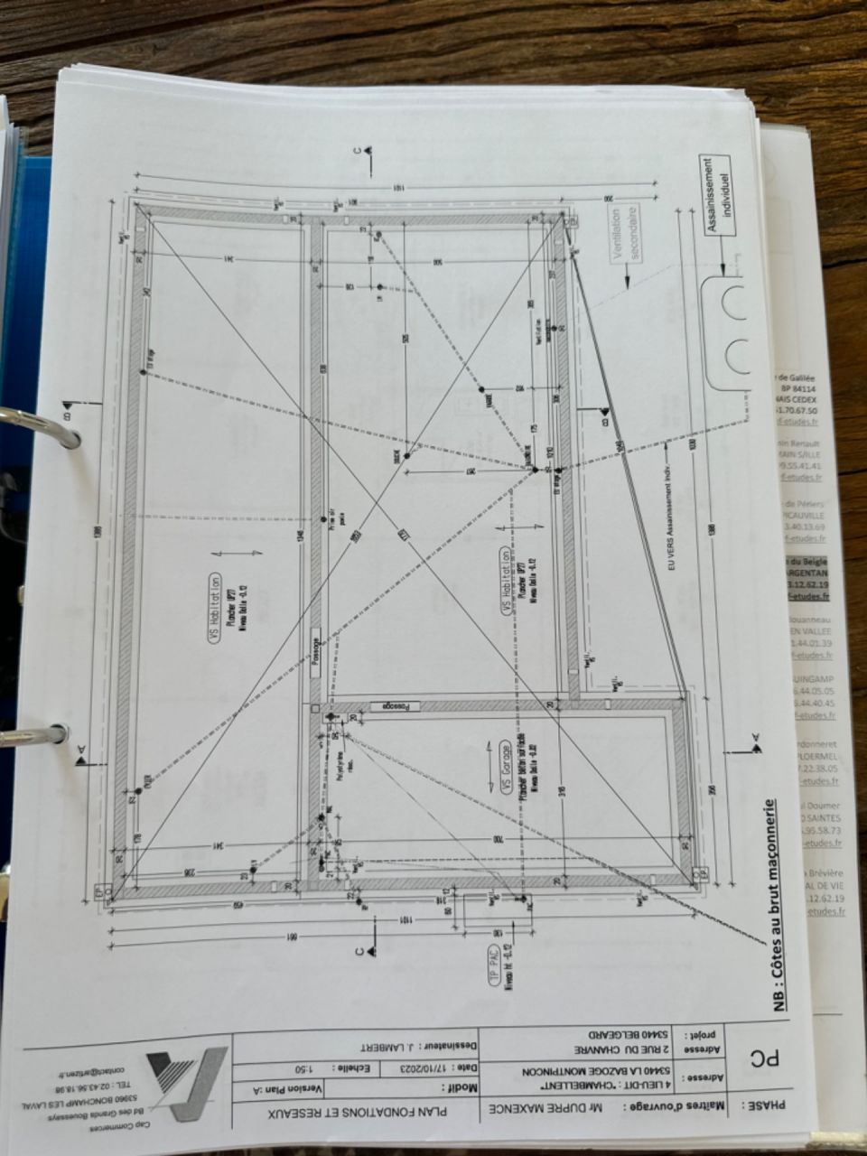 Plan maonnerie pour les dalles
<br />
Je pense qu?il y a un problme entre le plan d?implantation et celui-ci