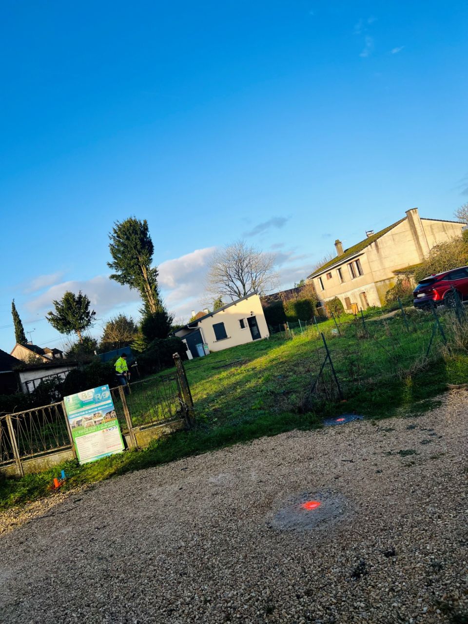 Ouverture chantier implantation et terrassement sois le soleil