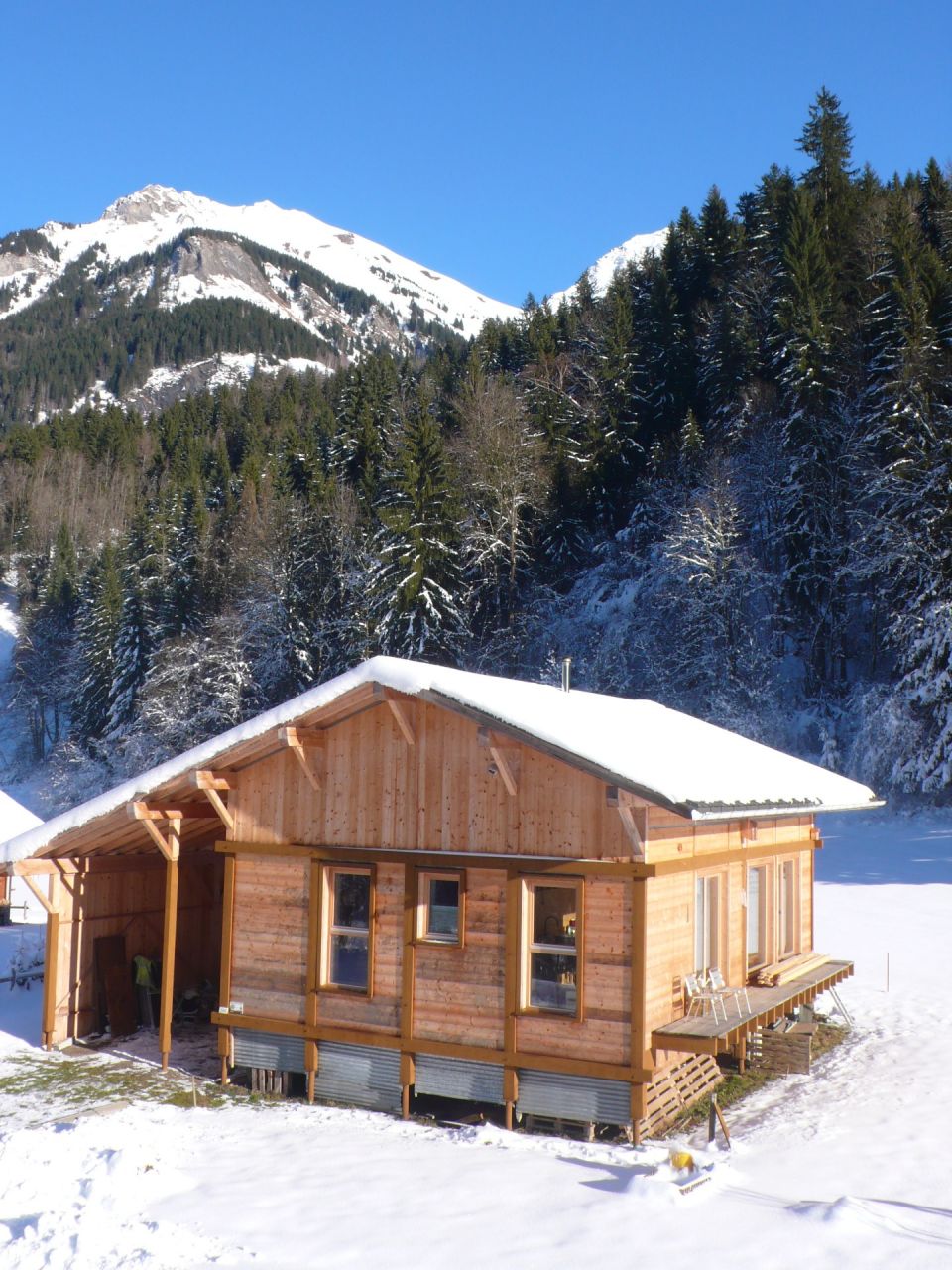 La Bistorte, et la fenêtre de la douche, depuis le poteau