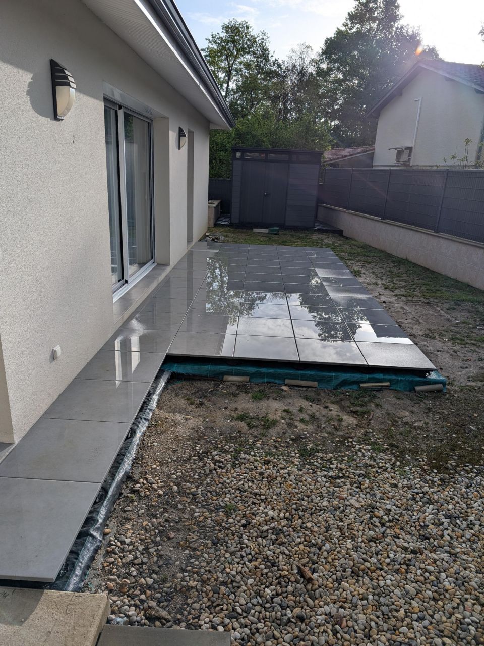 Préparation/réalisation terrasse de dalles sur plots