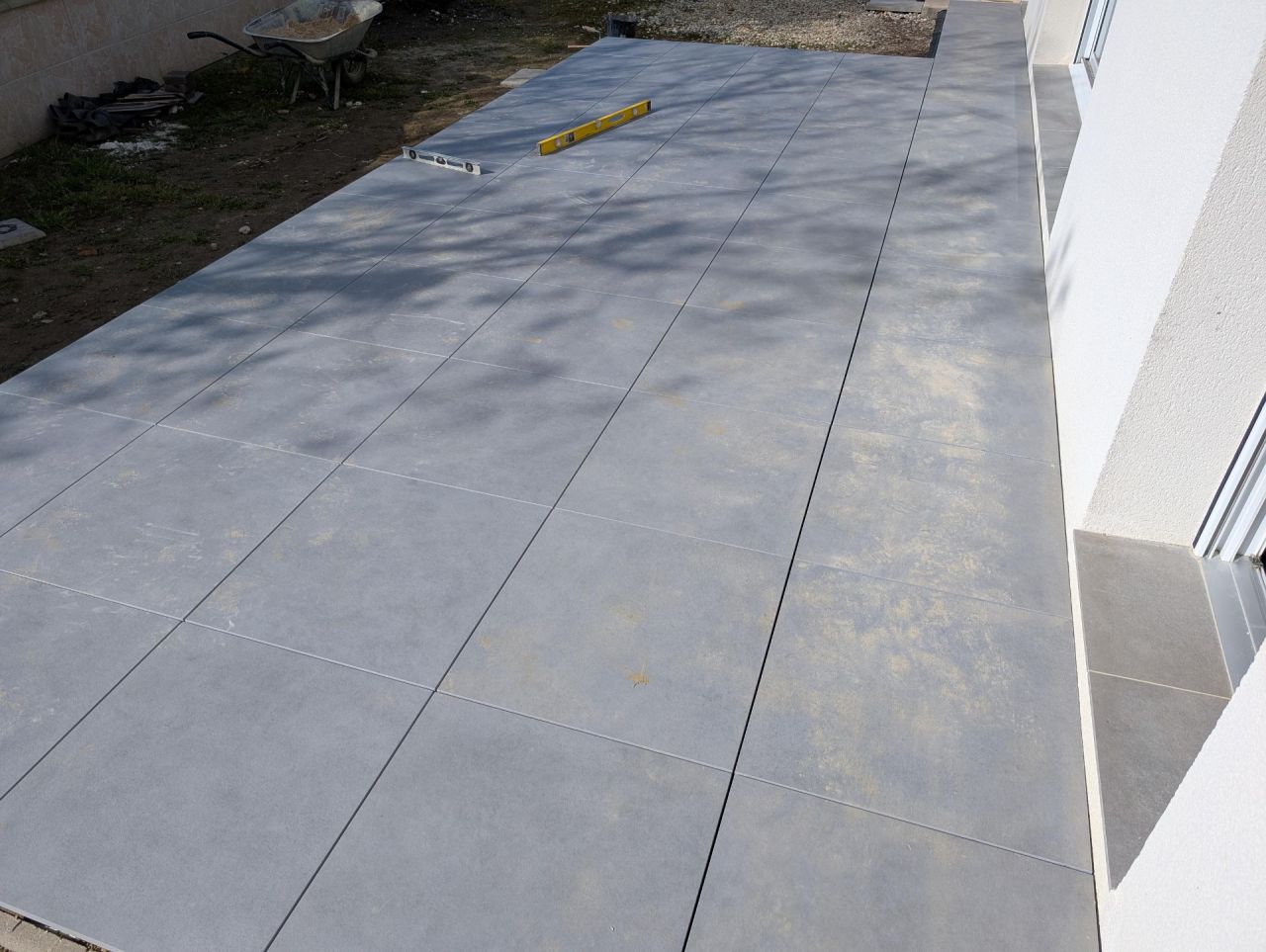 Préparation/réalisation terrasse de dalles sur plots