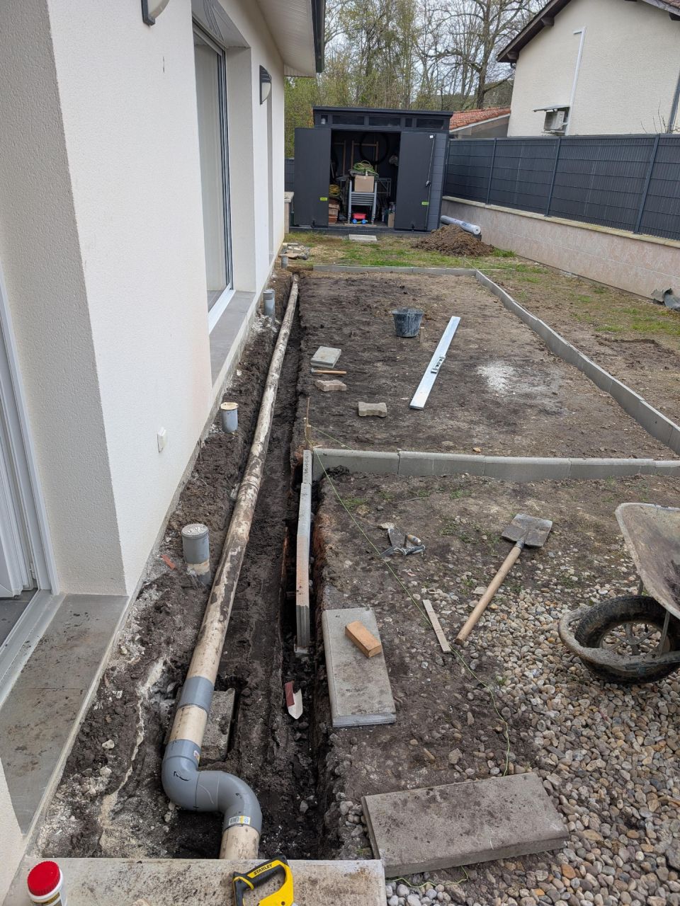 Préparation/réalisation terrasse de dalles sur plots
