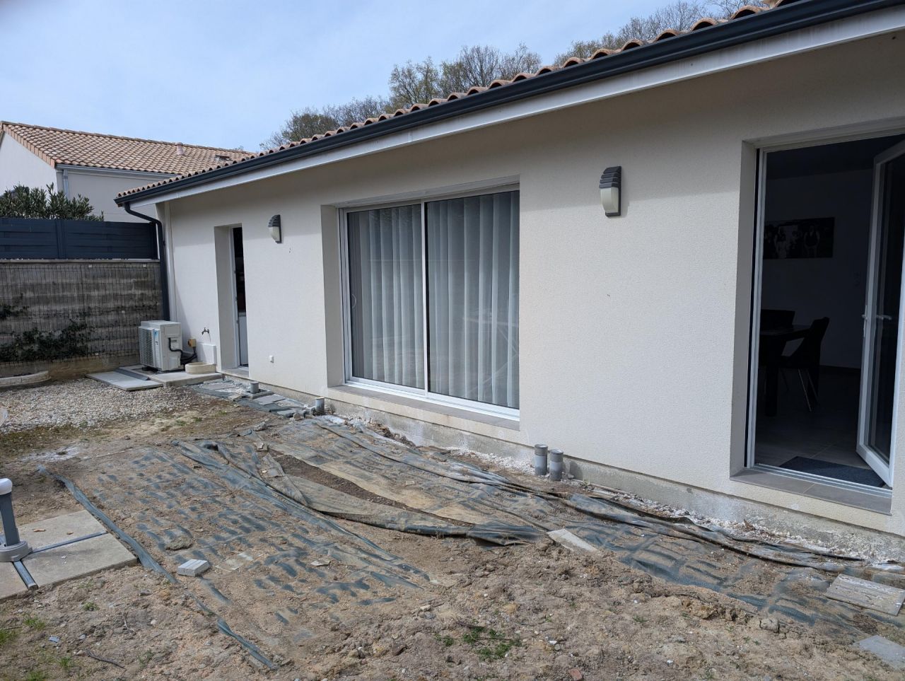 Préparation/réalisation terrasse de dalles sur plots