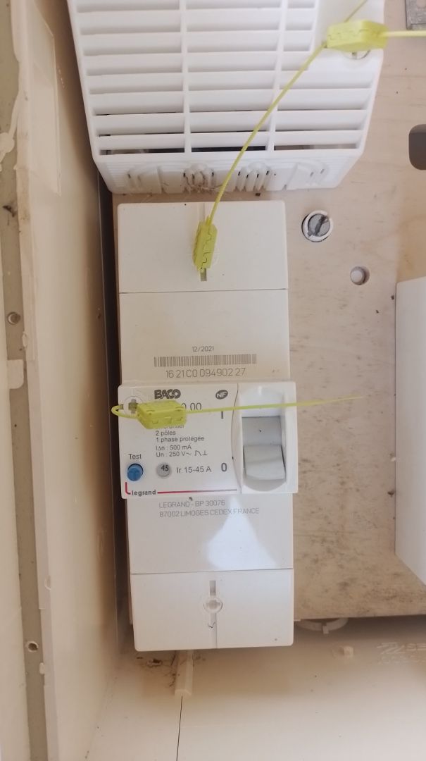 Coffret provisoire de chantier pour le raccordement du terrain au rseau public
