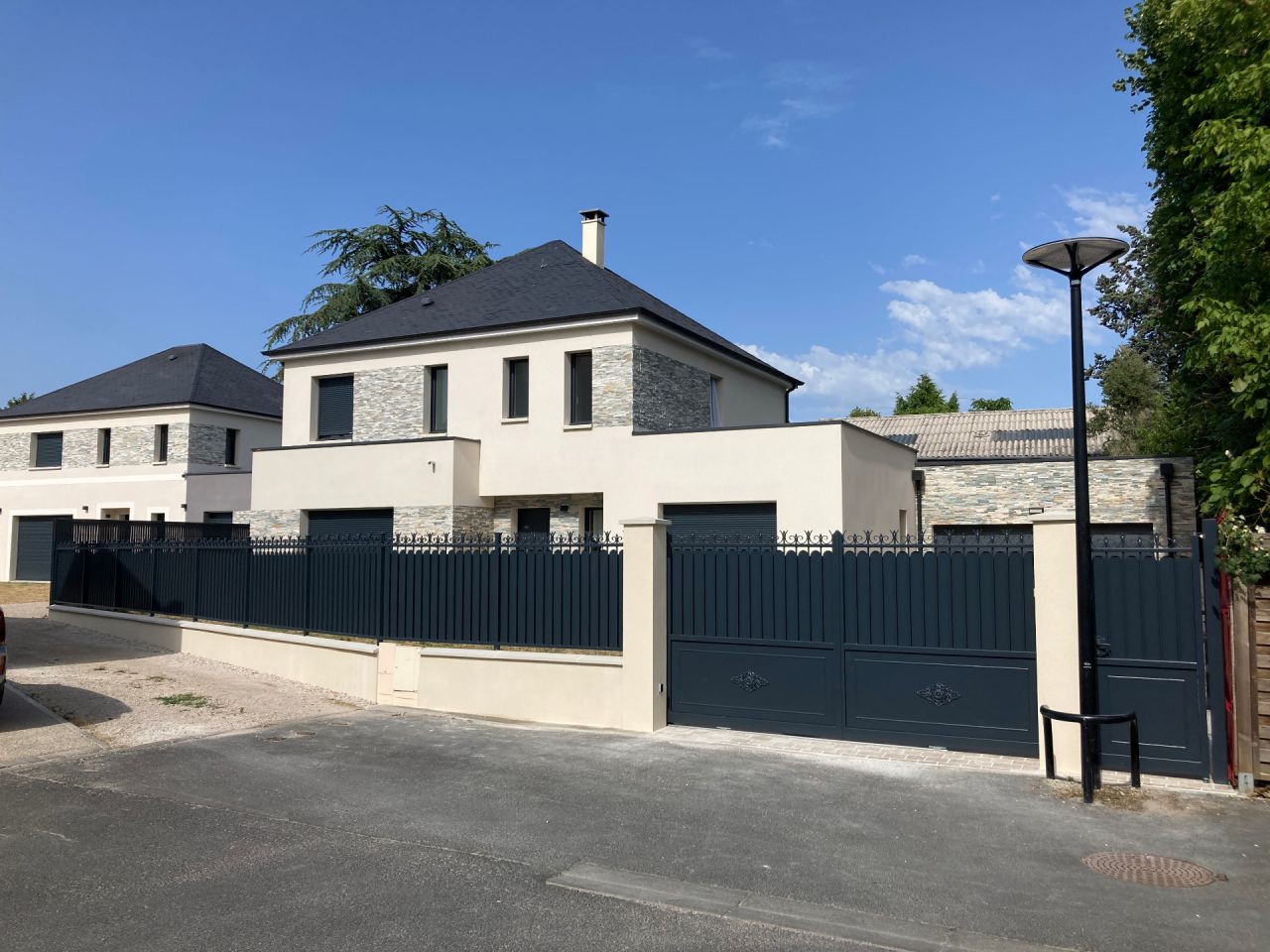 Portail et cloture enfin fini