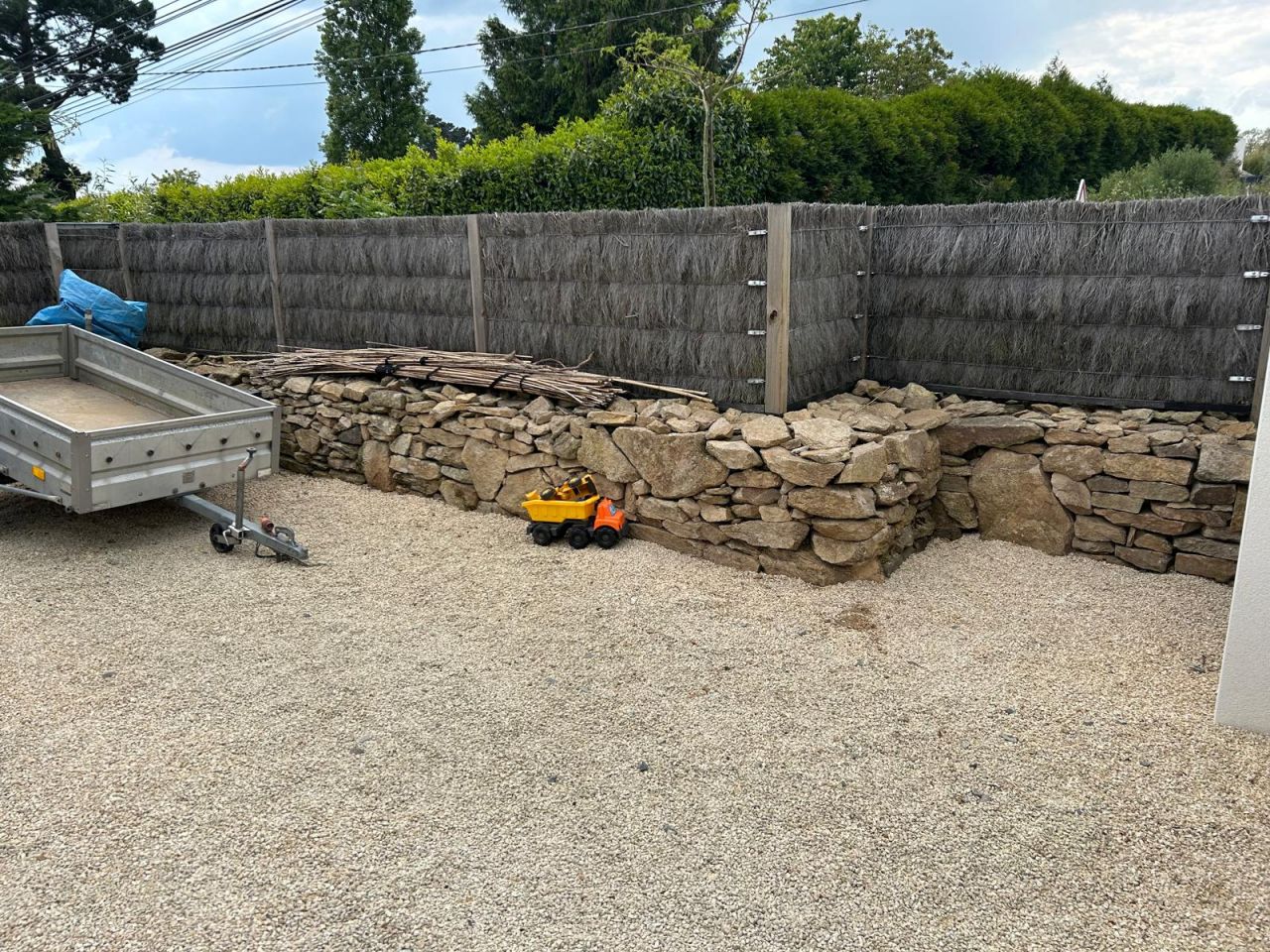 Mur en pierres sches (granit) + brande de bruyre