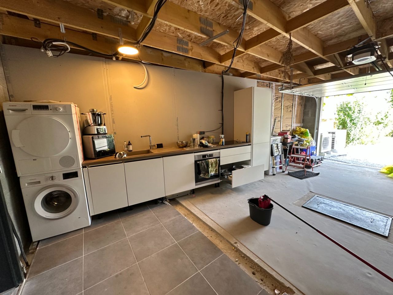 Cuisine temporaire - install�e dans le garage