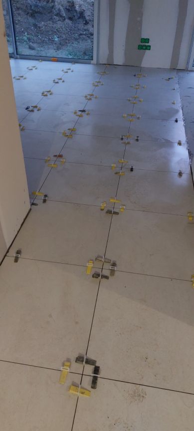 60x60 rectifi modle Nooba blanc (Point P)