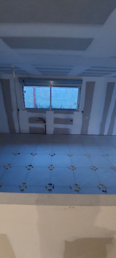 60x60 rectifi modle Nooba blanc (Point P)