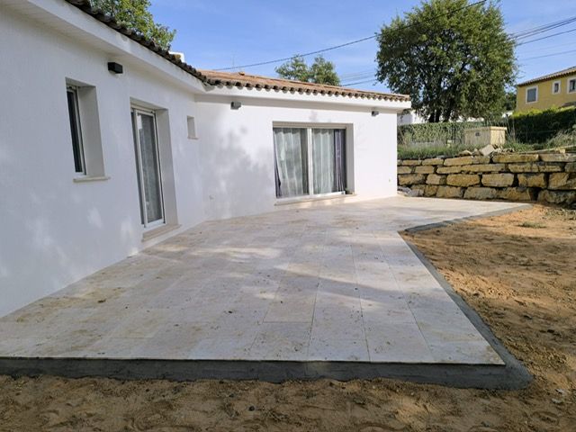 Terrasse en travertin