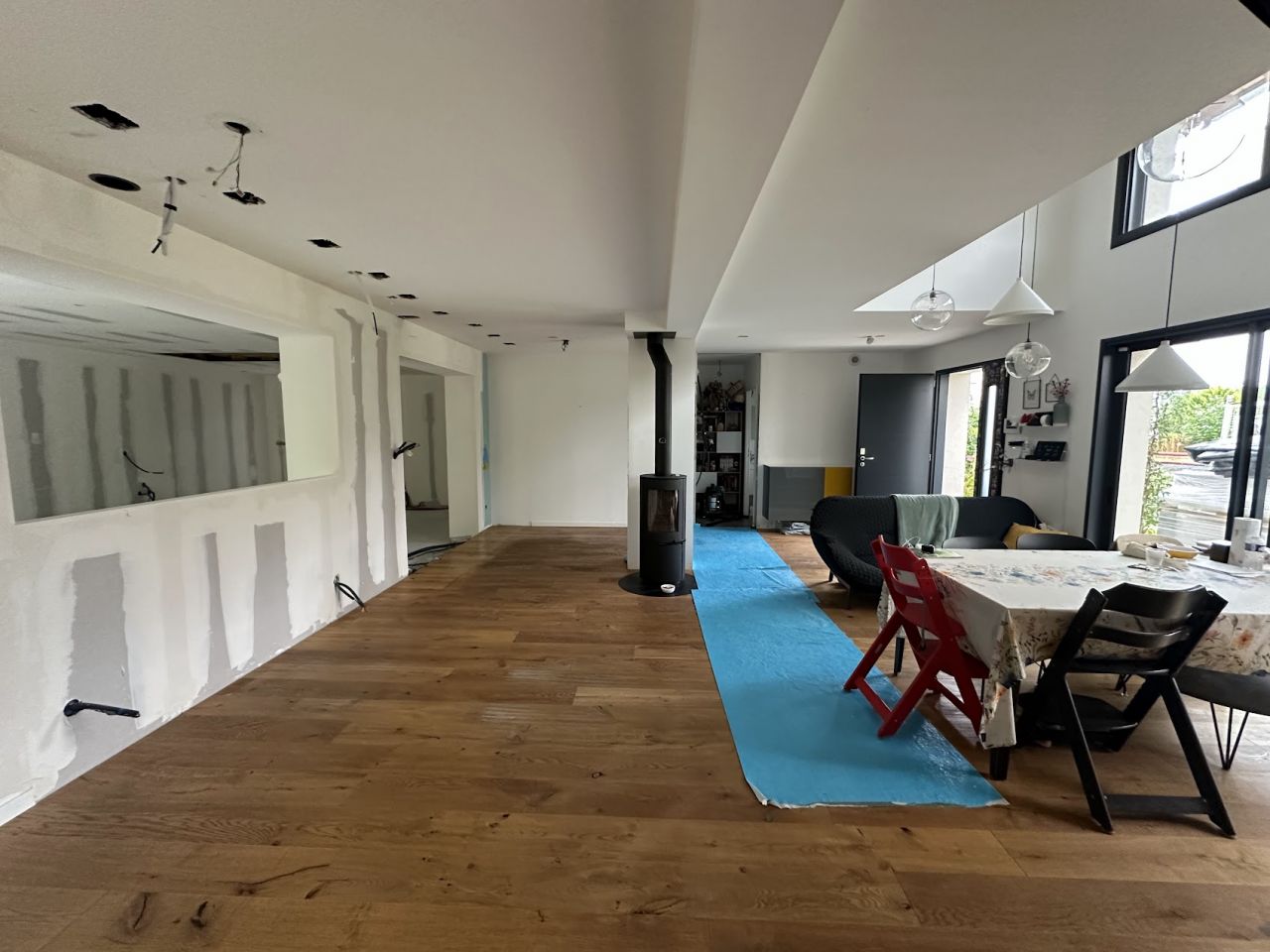 Travaux de cloisonnage dans l'existant suite ouverture