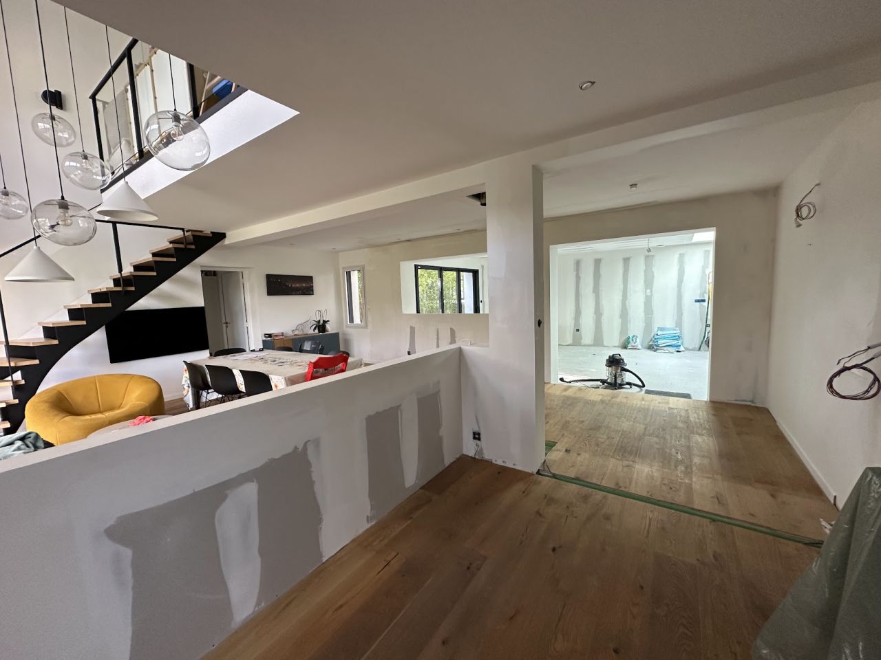 Travaux de cloisonnage dans l'existant suite ouverture