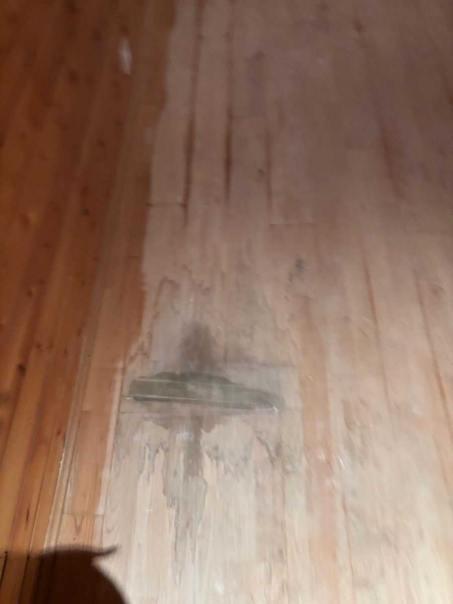 Taches sur parquet