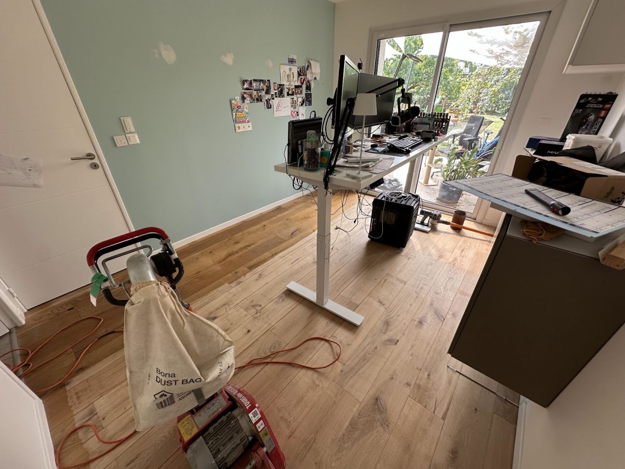 Parquet du bureau en cours de pon�age