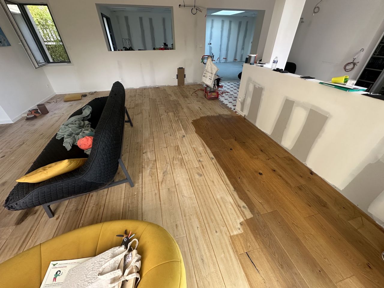 Parquet du salon en cours de pon�age