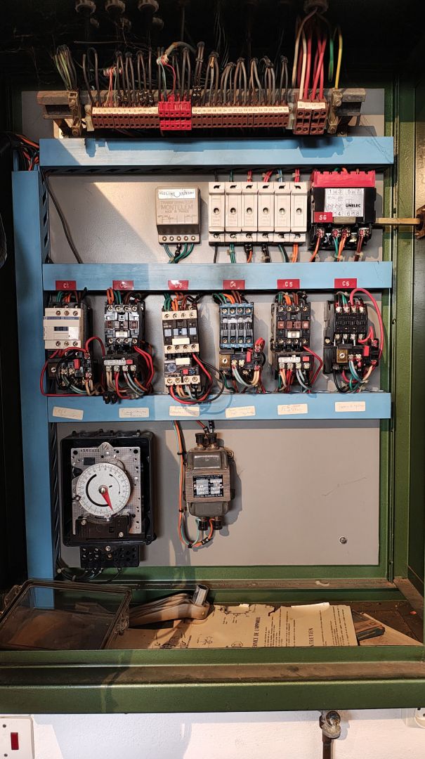 Armoire triphasé 1973