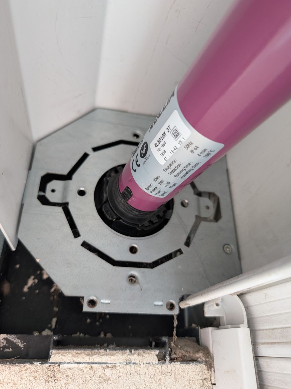 support tube et moteur volets roulants