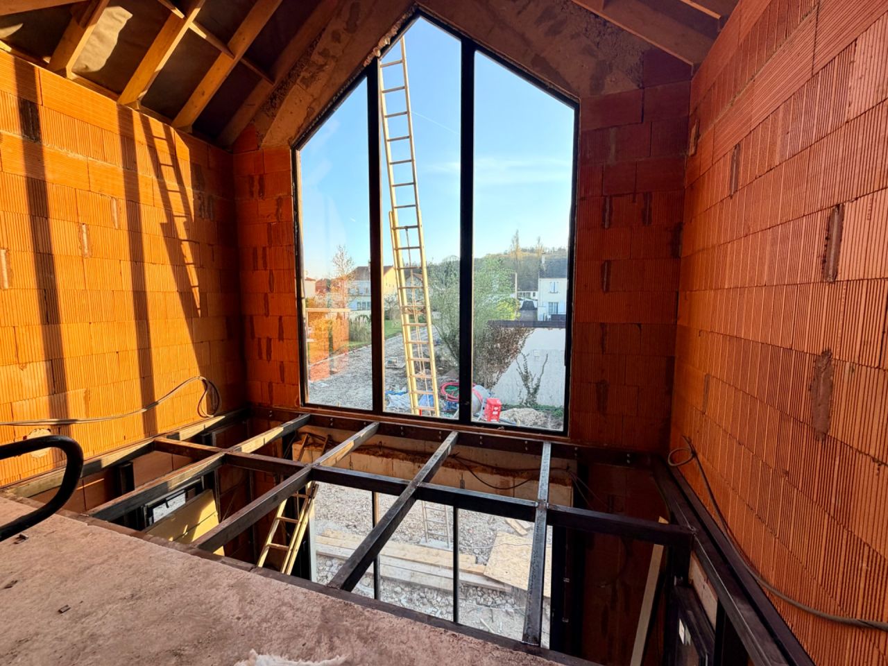 Structure sol en verre