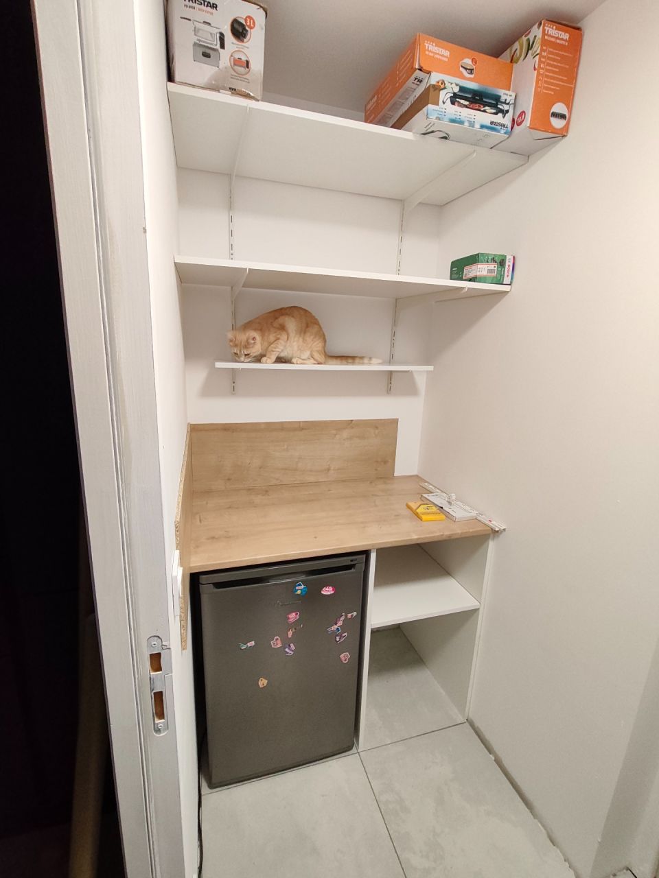 Test de résistance des étagères de l'arrière cuisine