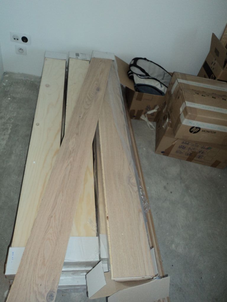 Photo du parquet prévu dans l'arrondi du salon
