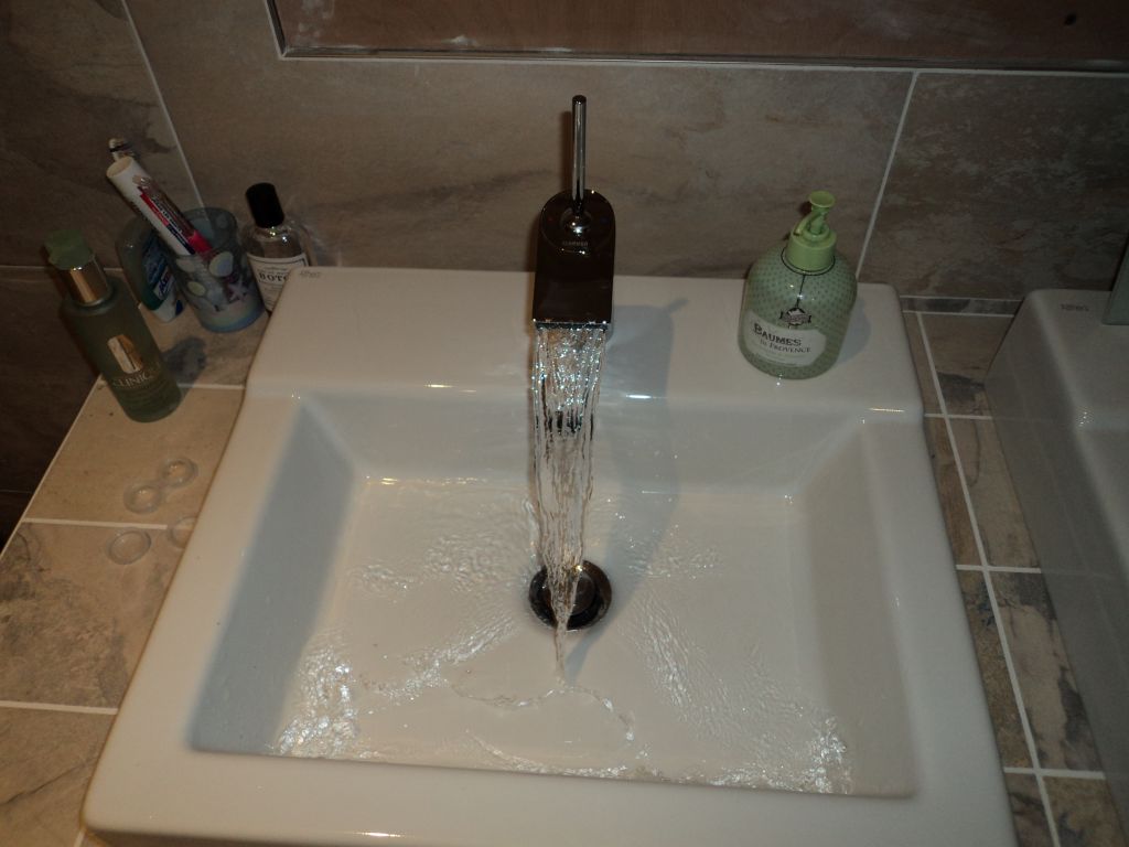 Détail robinet double vasque