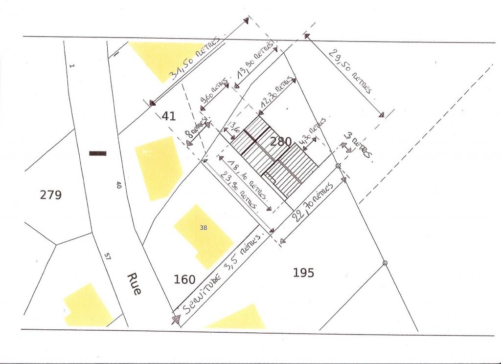 Plan du terrain avec l'implantation de la maison.