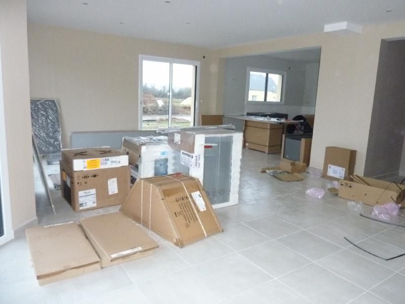 invasion de carton dans la maison, tout ca pour la cuisine !