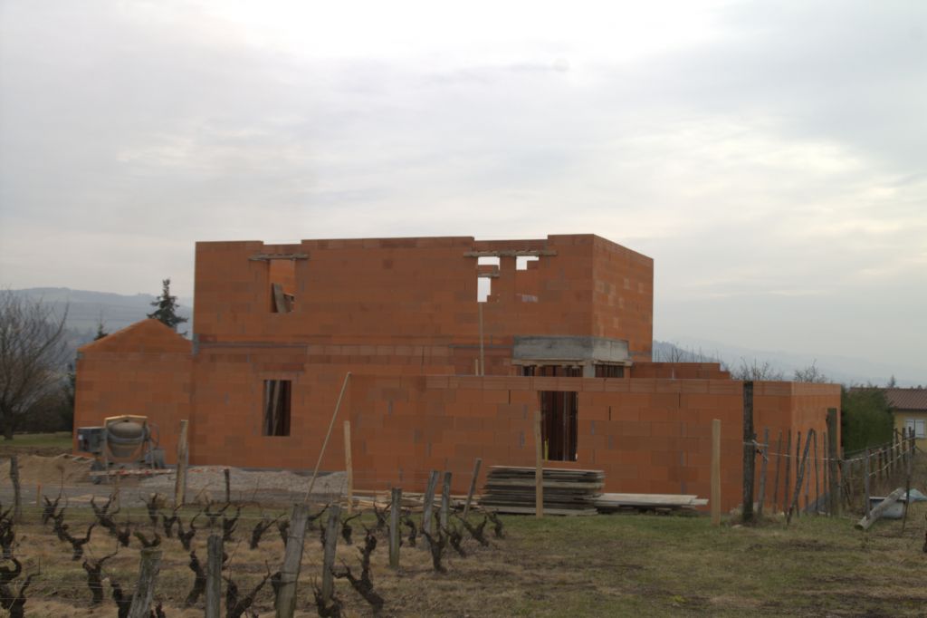 Faade nord depuis les vignes