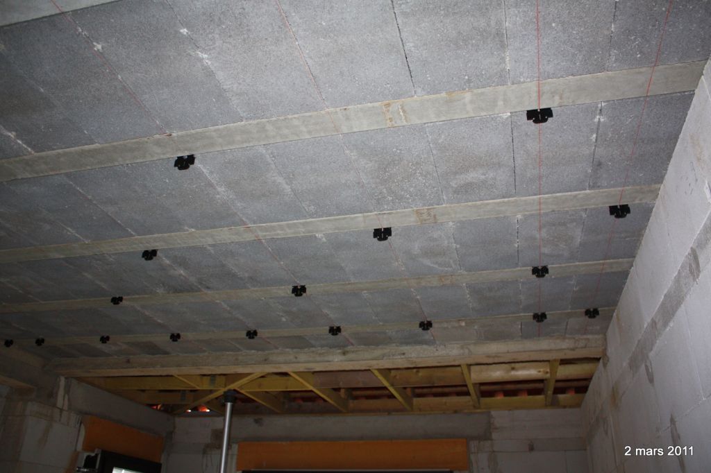 Mise en place des rails du plafond RDC