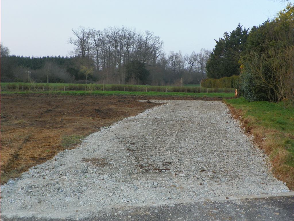 VUE DU CHEMIN D ACCES EN GROS PLAN