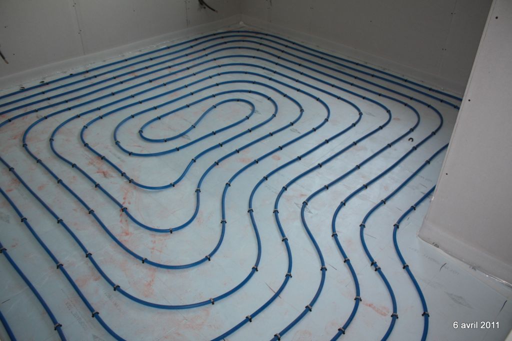 serpentins dans chambre étage