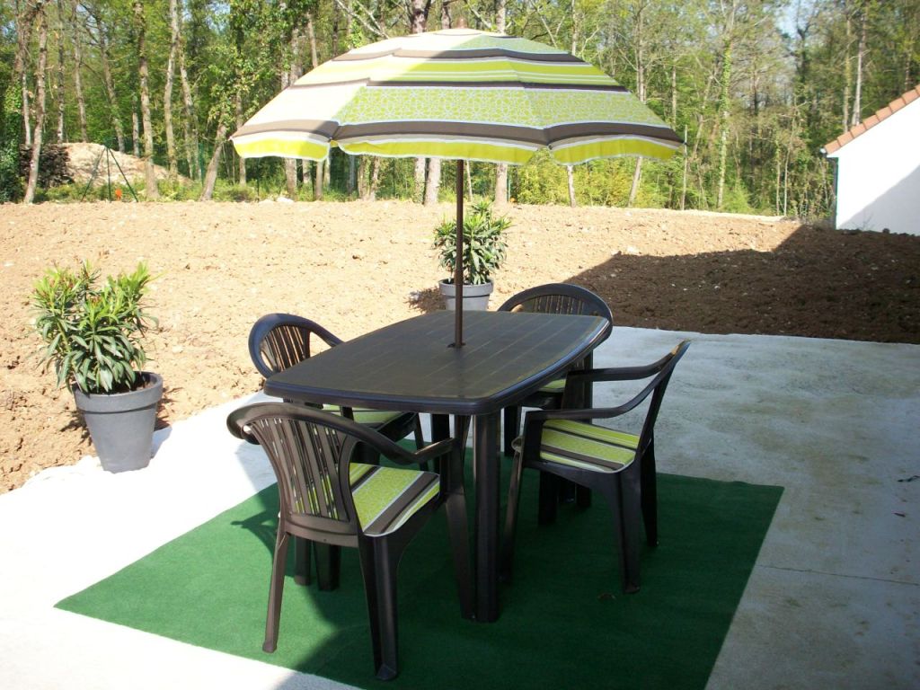 Le salon de jardin.