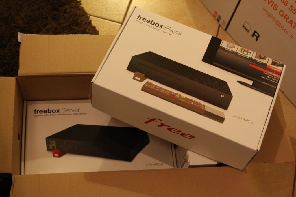 Réception de la free box, le packaging est juste superbe. Cà me rappelle Apple avant... Snif...