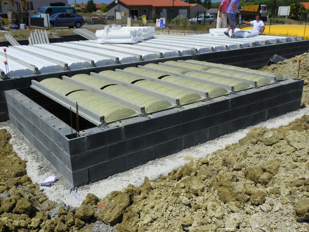 Construction de la dalle, vue de la futur terrasse.