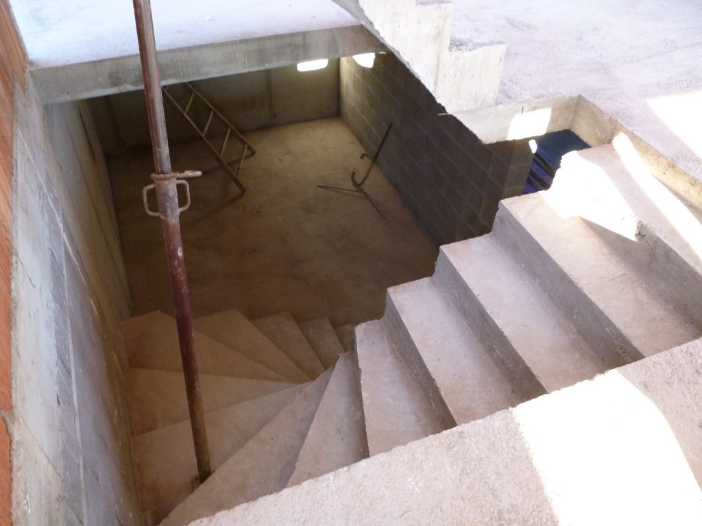Escalier du sous-sol dcoffr