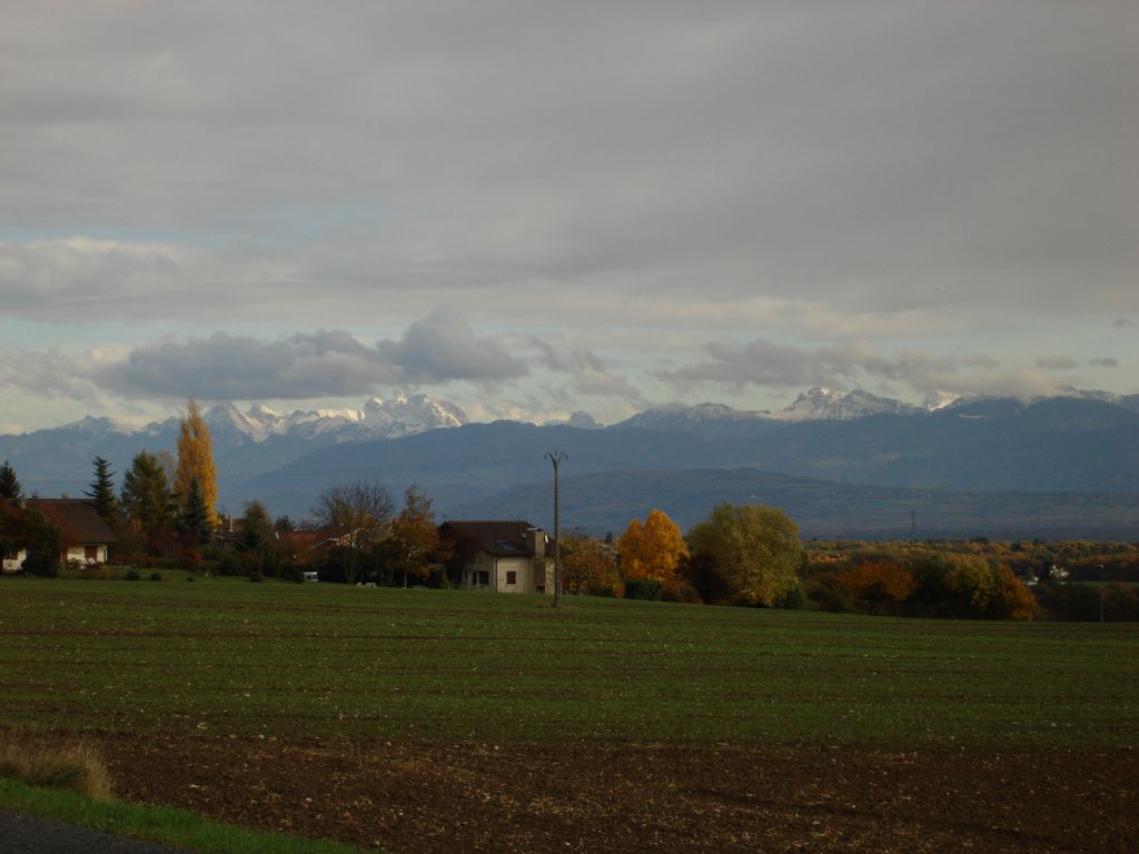 la vue sud est : les alpes du valais suisse