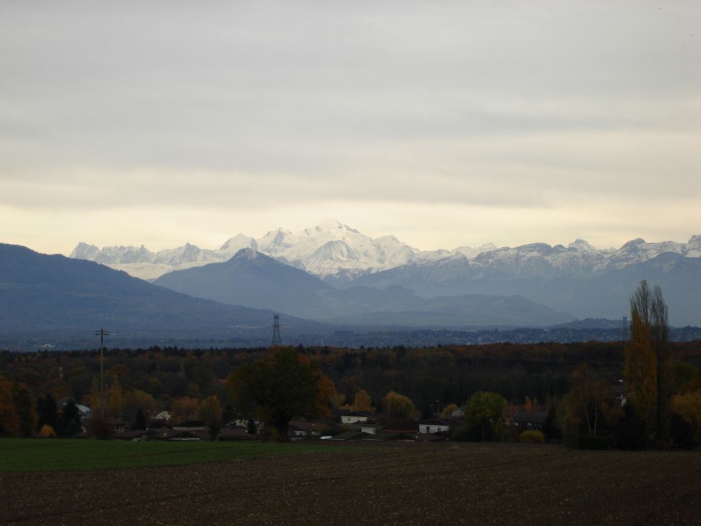 la vue au sud : le montblanc!