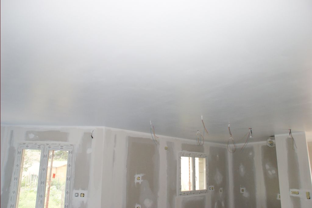 Peinture plafond pièce à vivre