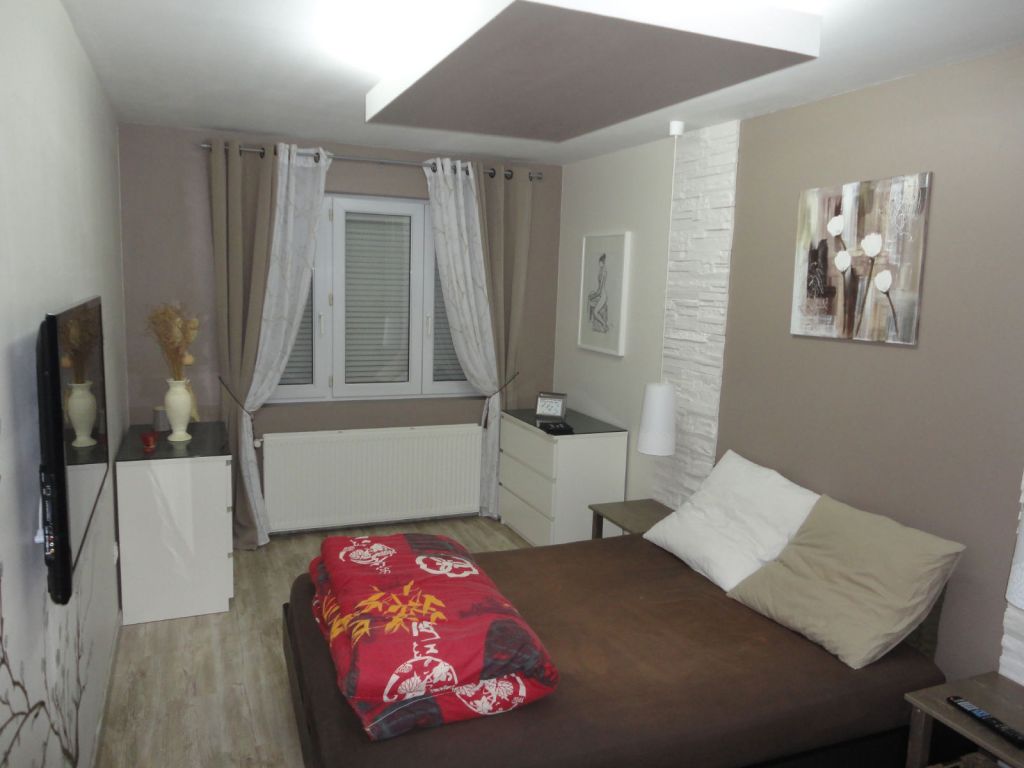 Chambre d'adultes 18m2 teintes murales beige - Verquin (Pas De Calais - 62) - janvier 2011 Chambre d'adultes 18m2 teintes murales beige - Verquin (Pas De Calais - 62) - janvier 2011