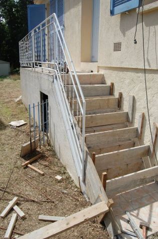 Coffrage de l'escalier extrieur, vue de profil